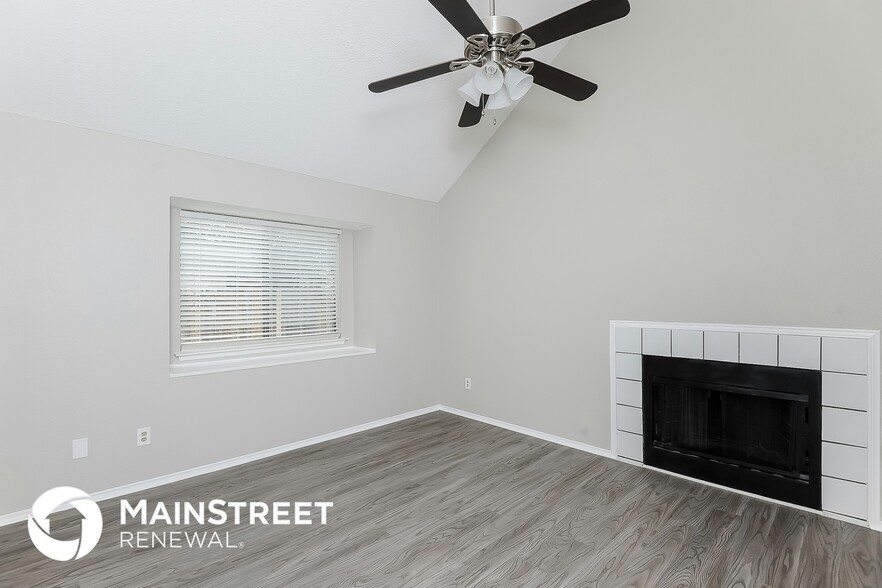 Building Photo - 2080 Palomino Trail