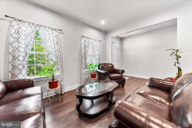 Building Photo - 305 Goodwick Dr