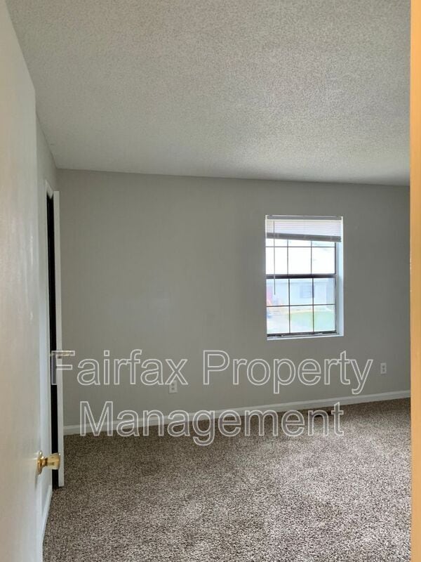 Building Photo - 1419 Cherrycrest Drive