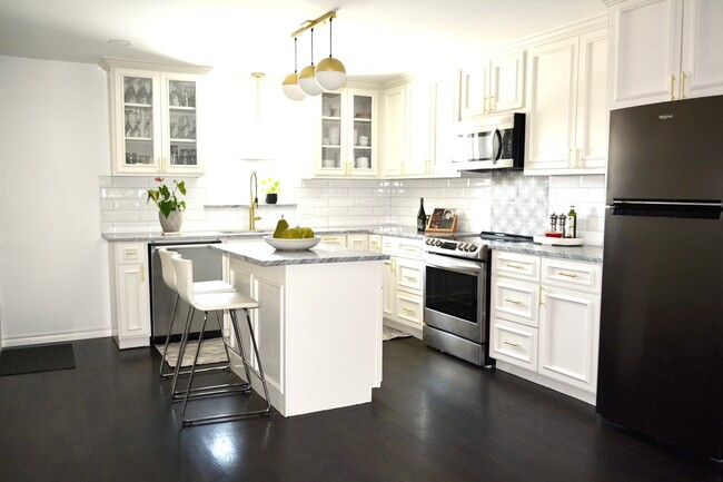 Modernized and new kitchen - 6234 Bandera Ave