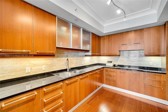 Building Photo - 3101 S Ocean Dr