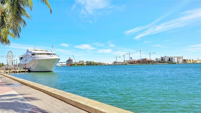 Building Photo - 335 S Biscayne Blvd