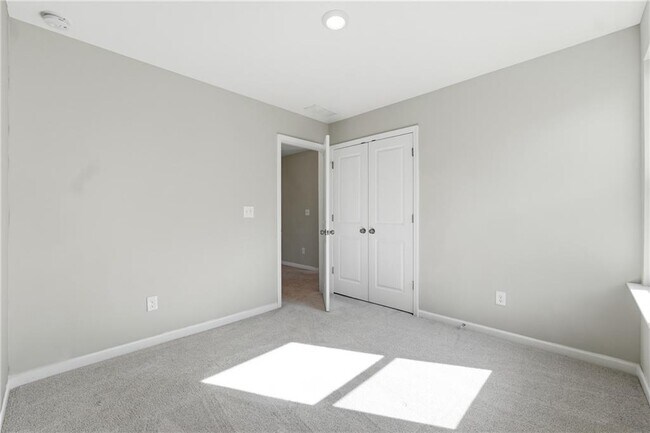 Building Photo - 21 Golden Eagle Pkwy