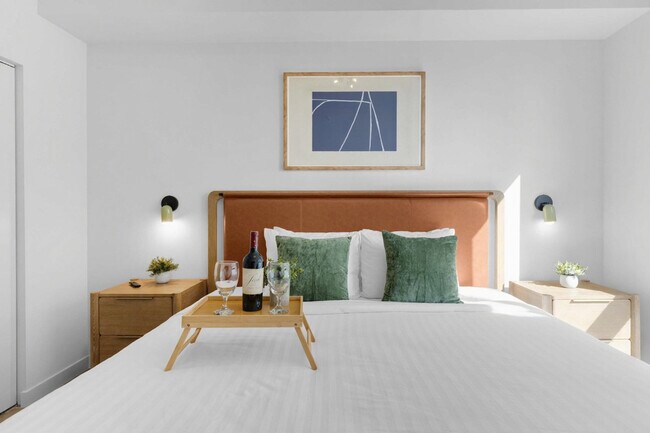 Building Photo - 11 NE 6th St