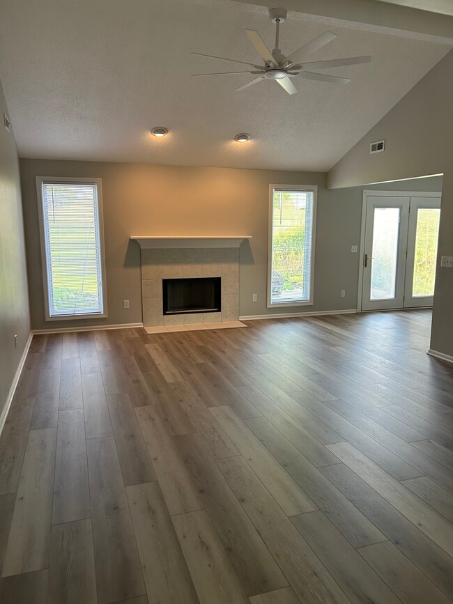 Building Photo - 1431 Shingle Oak Pointe
