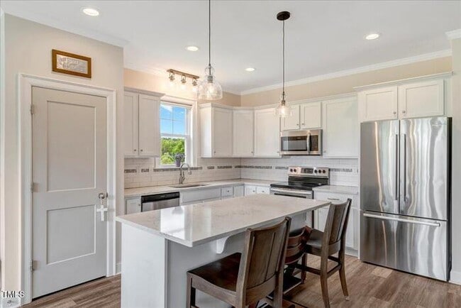 Building Photo - Build Equity While Leasing - Lease and Own...
