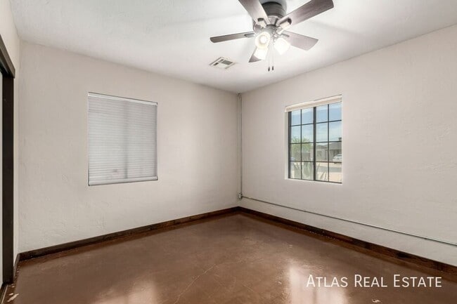 Building Photo - 224 W Montecito Ave