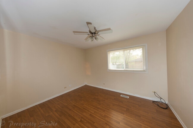 Building Photo - 129 S Orchard Dr