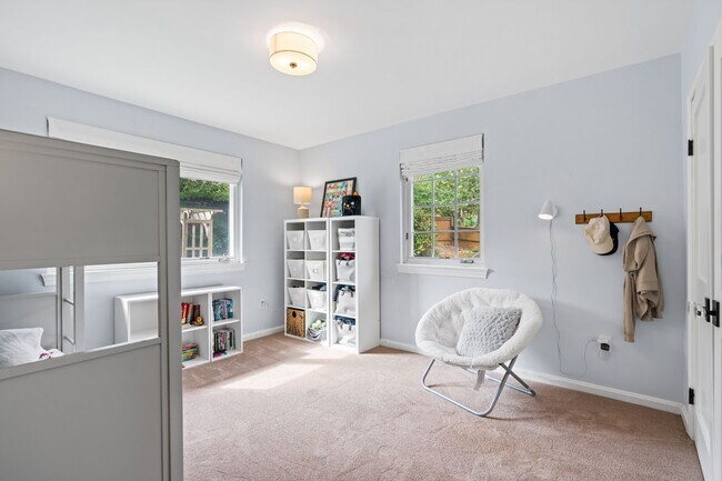 Building Photo - 5191 Linnean Terrace NW