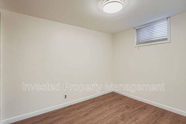 Building Photo - 4334 E 18th Ave