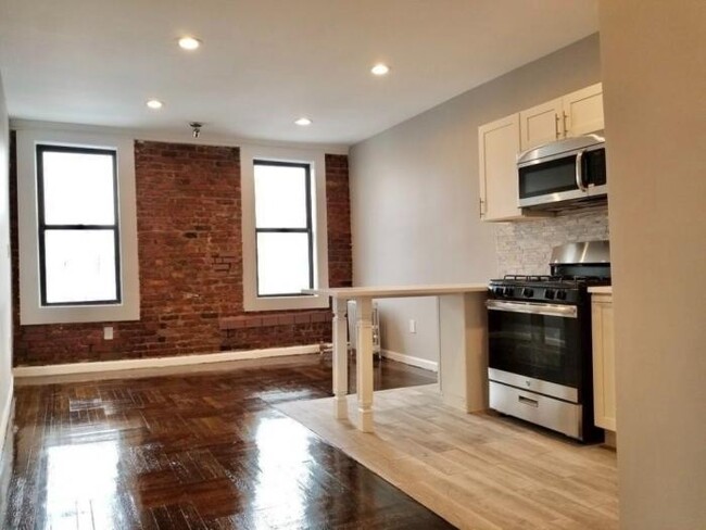 Building Photo - 2 bedroom in BRONX NY 10452