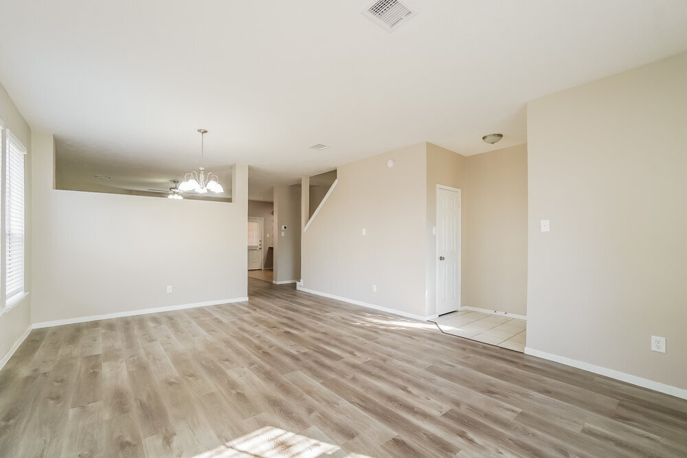 Building Photo - 21902 Willow Shadows Dr