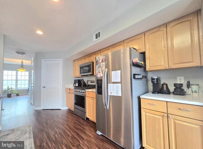 Building Photo - 1604 Post Oak Dr