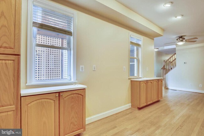 Building Photo - 119 N Peyton St