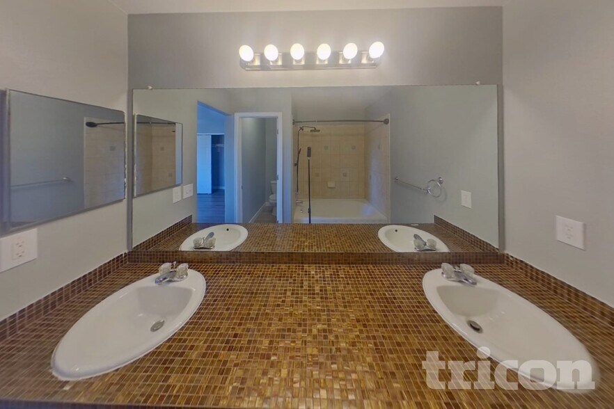 Building Photo - 7271 Araia Dr