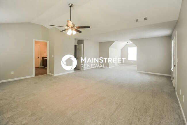 Building Photo - 4 Bedroom Pet-Friendly Home in Ellenwood, GA with Main Street Renewal