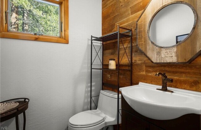 Building Photo - Mountain Modern Retreat