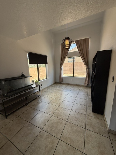 Building Photo - FOR RENT