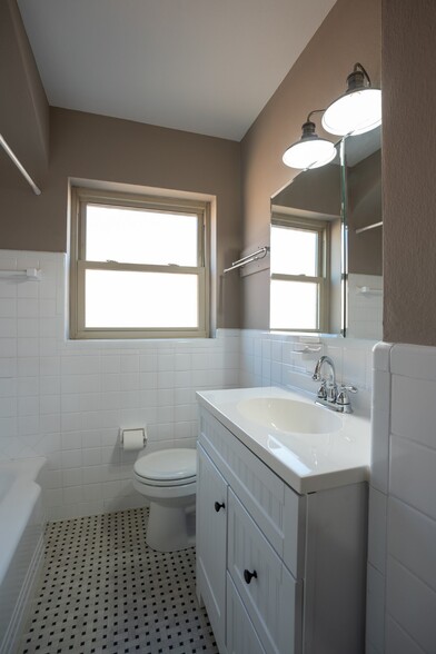 Bathroom - 5608 Chippewa St