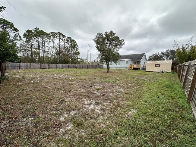 Building Photo - Charming and spacious home for rent in Lee...