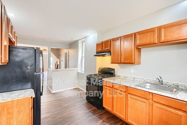 Building Photo - 2204 Ruskin Ave