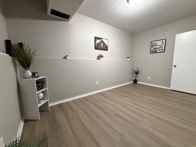 Building Photo - 246-248 Grand Blvd.