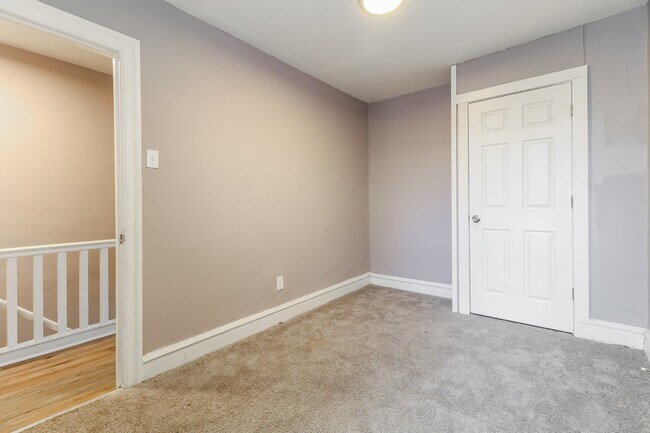 Building Photo - 4935 N Franklin St