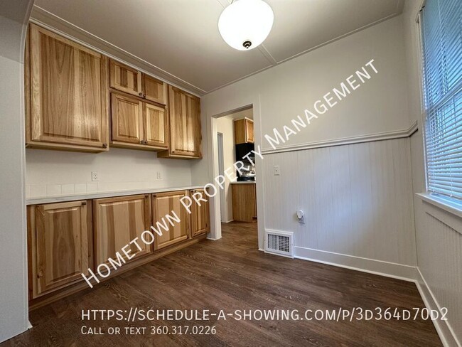 Building Photo - Remodeled 2 Bedroom Home - Available NOW!