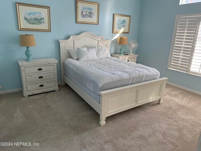 Building Photo - 264 Kingston Dr