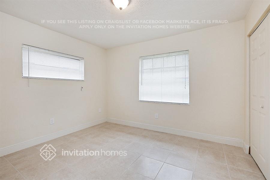Building Photo - 11835 SW 119th Pl Rd