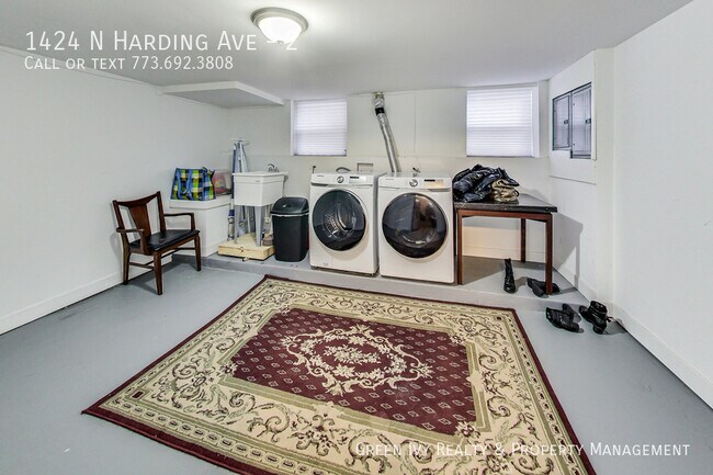 Building Photo - 1424 N Harding Ave