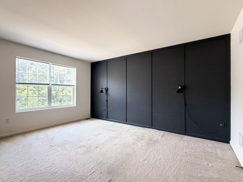 Building Photo - 900 Cadwell Ln