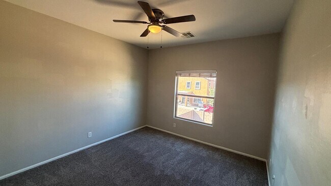 Building Photo - 44424 W Knauss Dr