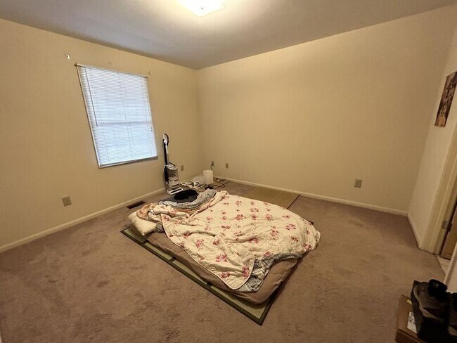 Building Photo - 204 Calhoun St