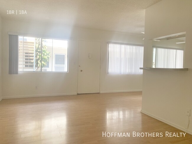 Building Photo - 2309 S Bentley Ave