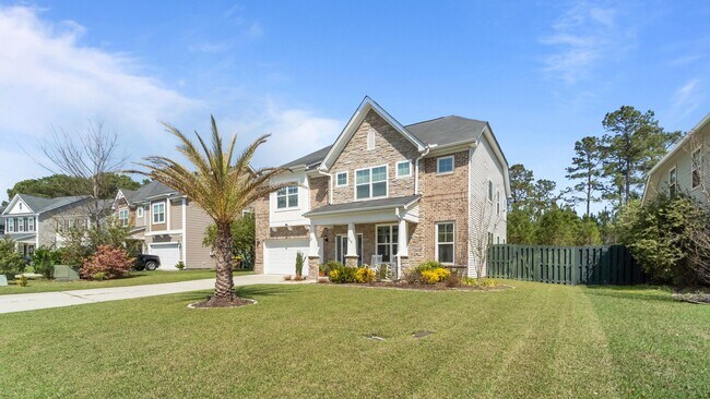 Building Photo - Beautifully Upgraded Home with Outdoor Fire Pit and Fenced Backyard in Buckhead East
