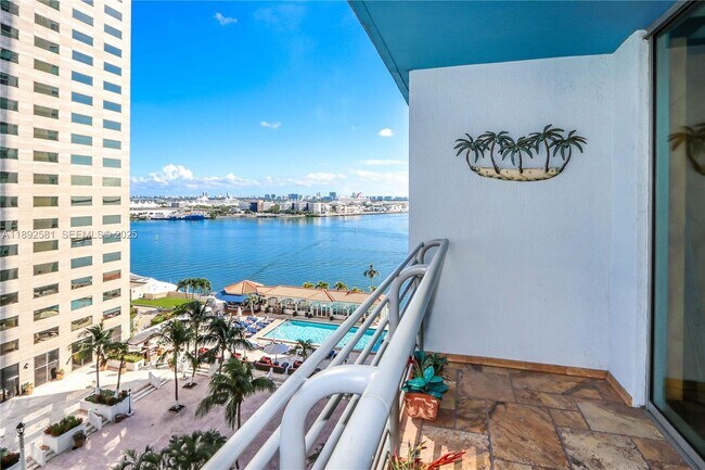 Building Photo - 335 S Biscayne Blvd