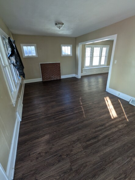 Building Photo - 146 Fairlawn Ave