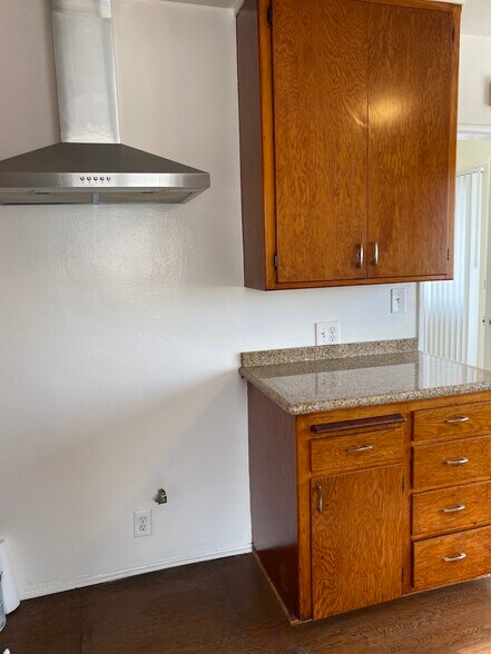 Building Photo - 4380 W 136th St