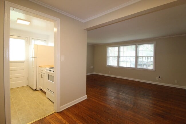 Building Photo - November 2025 FREE On This One Bedroom Dup...