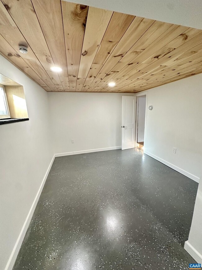 Building Photo - 140 Stribling Ave