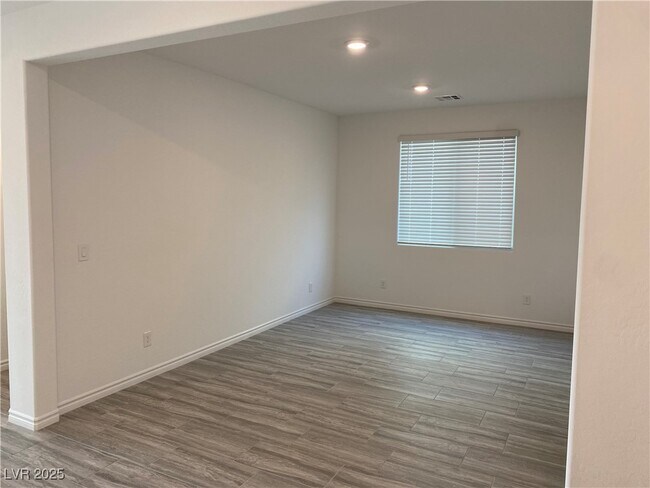 Building Photo - 7123 Calvert Cliffs St