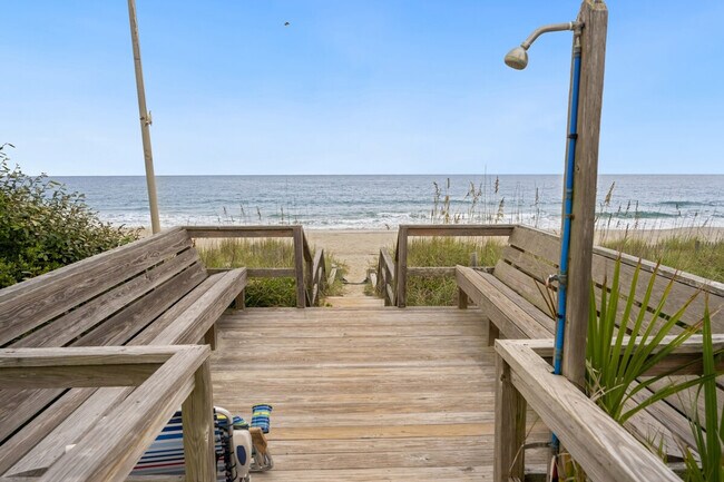 Building Photo - 911 Debordieu Blvd