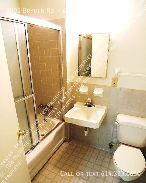 Building Photo - 1002 Bryden Rd