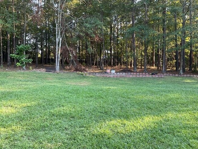 Building Photo - Beautiful Northeast Columbia Home