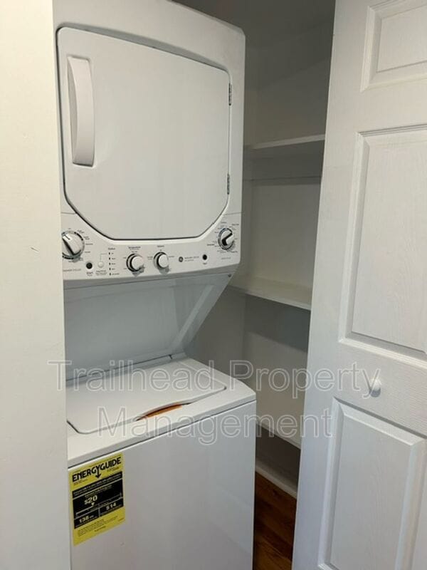 Building Photo - 300 E Gregory Blvd