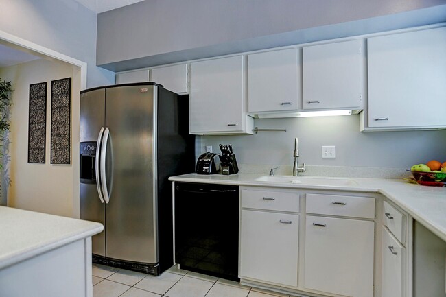 Building Photo - 1115 Augusta Dr