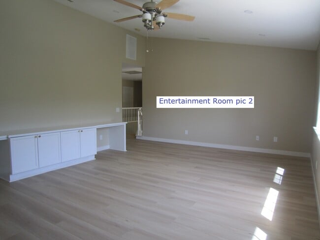 Building Photo - 1181 Kestrel Cir