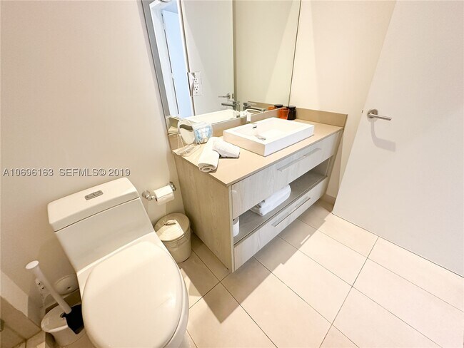 Building Photo - 4111 S Ocean Dr