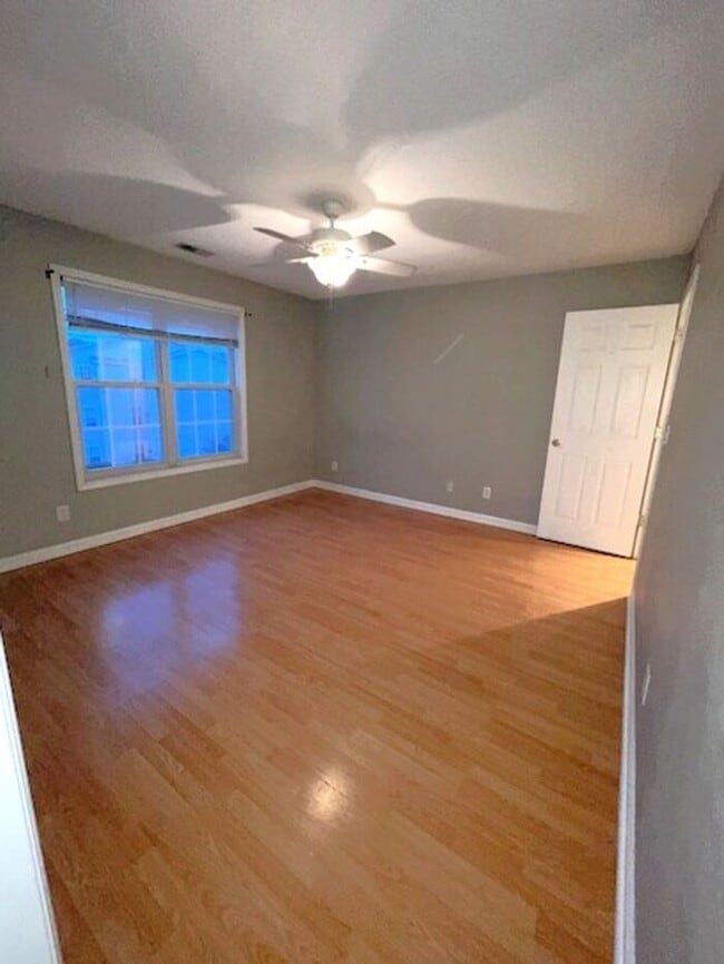 Building Photo - Cape Cottages Condos, Beachy 3 bedroom, 2 ...